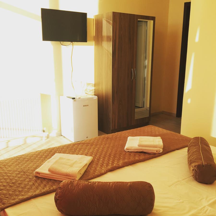 Hotel Guesthouse Lola Батуми Экстерьер фото