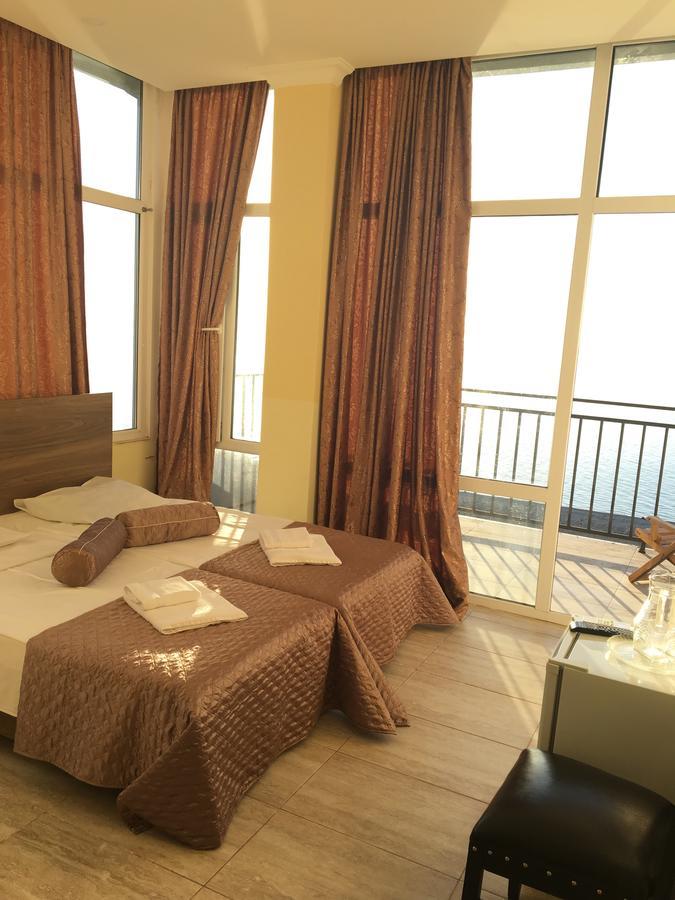 Hotel Guesthouse Lola Батуми Экстерьер фото