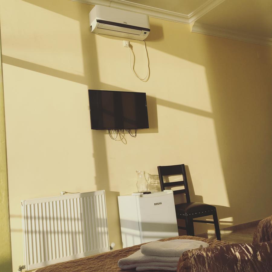 Hotel Guesthouse Lola Батуми Экстерьер фото
