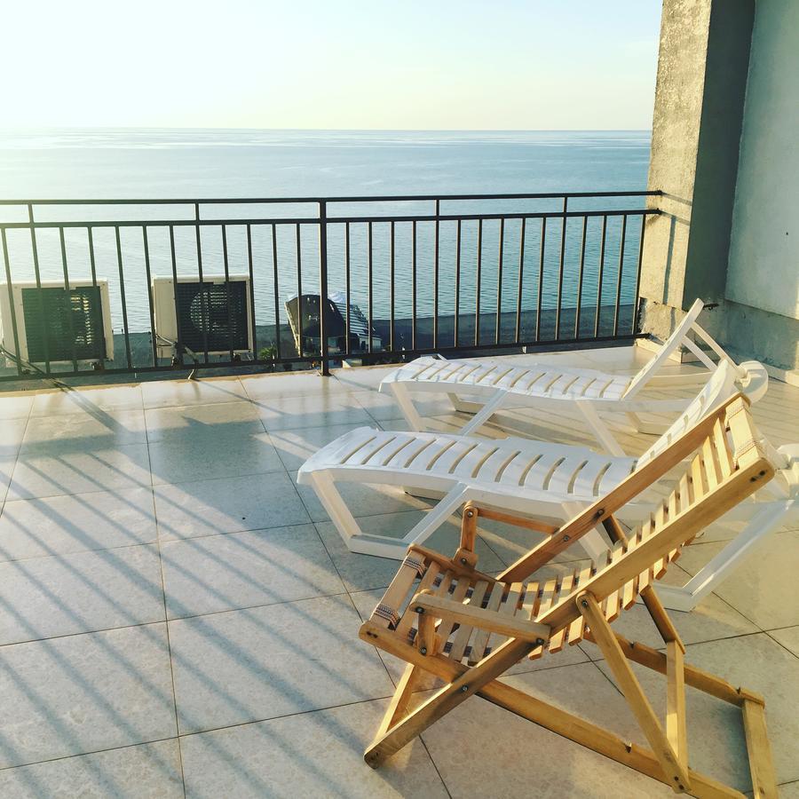 Hotel Guesthouse Lola Батуми Экстерьер фото