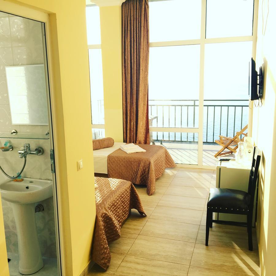 Hotel Guesthouse Lola Батуми Экстерьер фото