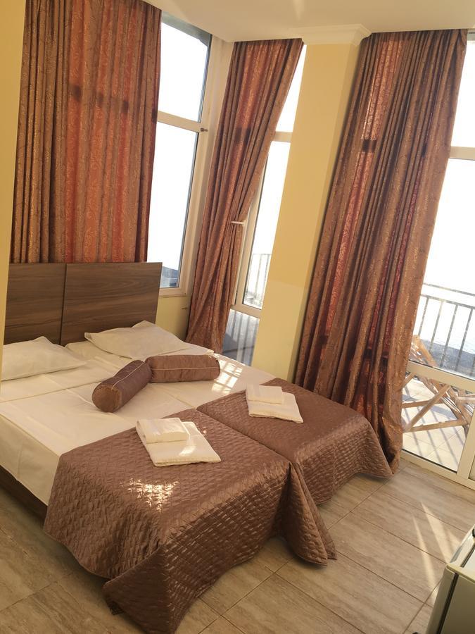 Hotel Guesthouse Lola Батуми Экстерьер фото