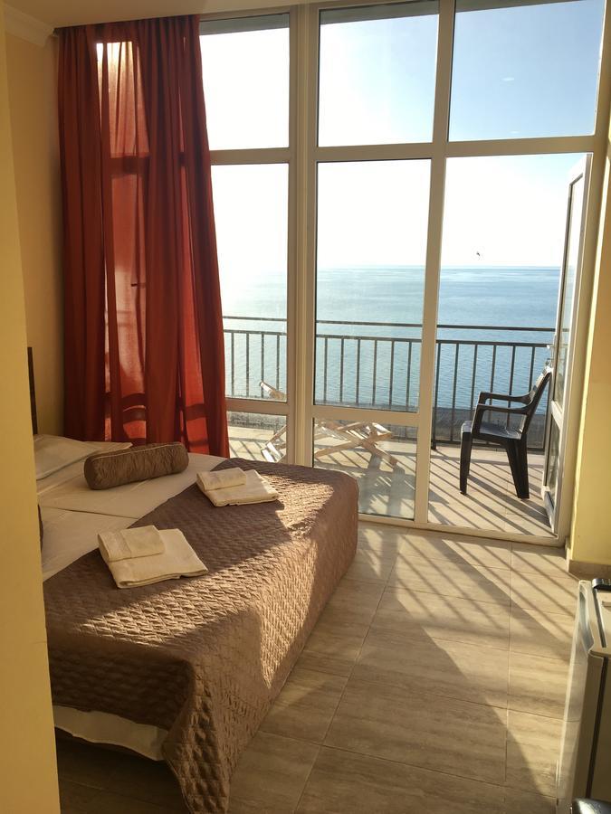 Hotel Guesthouse Lola Батуми Экстерьер фото
